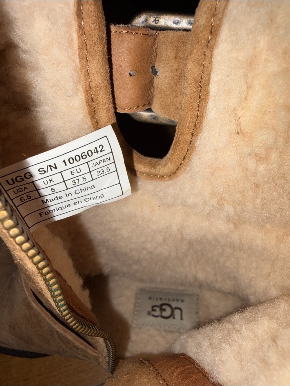 Ugg Chaney Suede Boot New w/o the box size 6.5 - Picture 17 of 17